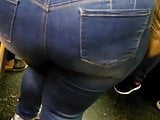 MONSTER BOOTY EATING UP THEM JEANS 2.5